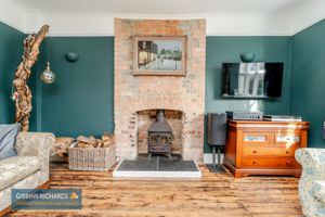 Sitting Room- click for photo gallery